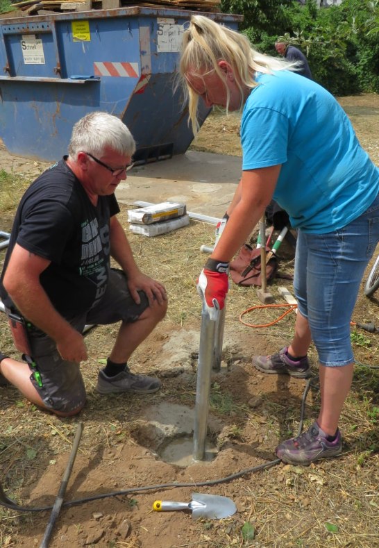 Installation Fahrradst&auml;nder Trechtignshausen | &copy; Tanja Rick