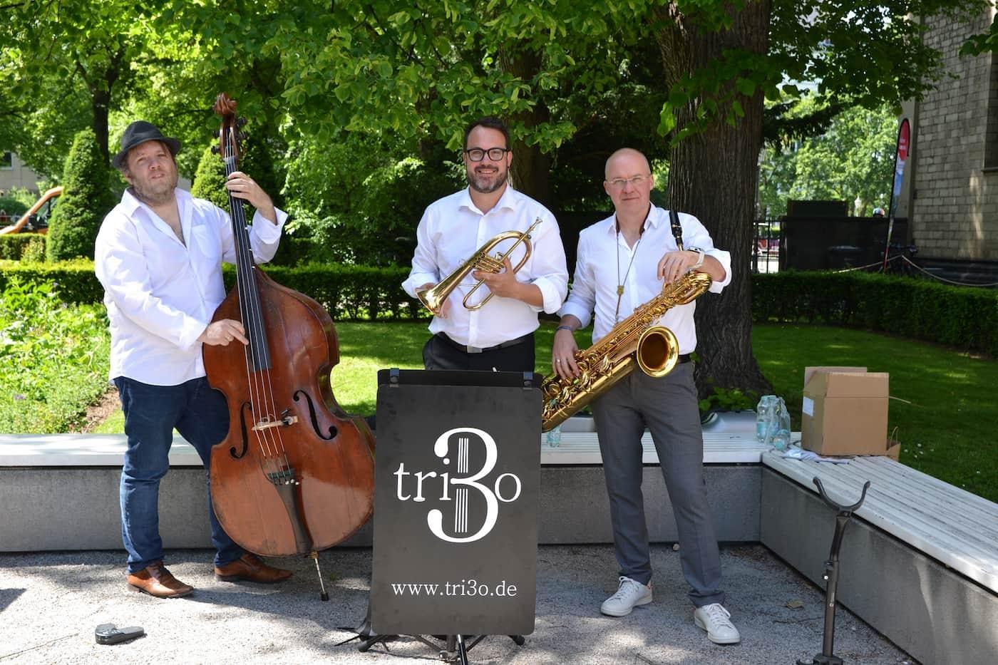 tri3o spielt im Paradiesgarten | © Verena Groß
