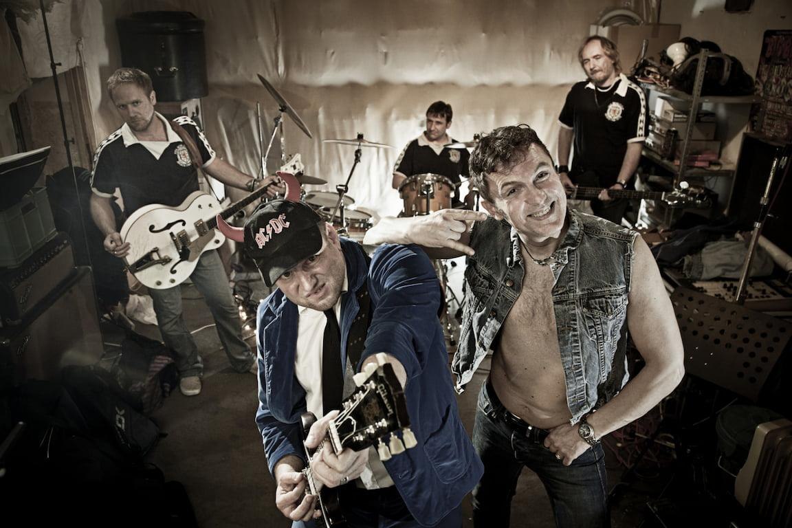 2025_10_24 Hole Full of Love ACDC Tribute im Café | © Hole Full of Love