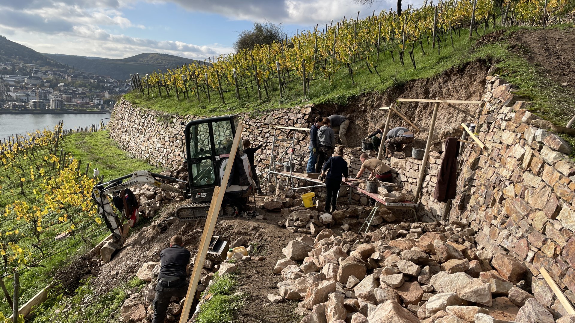 Trockenmauerbau in Rüdesheim | © Norbert Sehmer, Hochschule Geisenheim Trockenmauerbau in Rüdesheim | © Norbert Sehmer, Hochschule Geisenheim