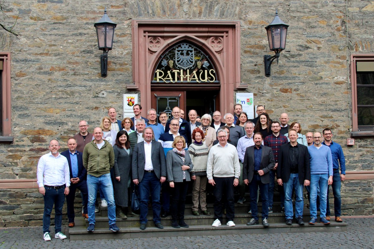 Mitglieder der LAG vor dem Rathaus in Oberwesel | © Maximilian Siech Mitglieder der LAG vor dem Rathaus in Oberwesel | © Maximilian Siech