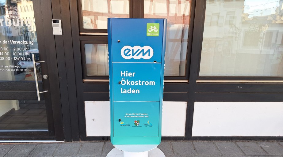 Ladestation für E-Bikes | © Tourist-Information Erlebnis Rheinbogen Ladestation für E-Bikes | © Tourist-Information Erlebnis Rheinbogen