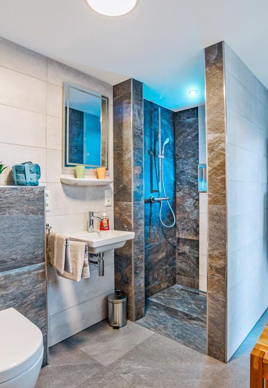 4. Bad, WC inkl. Dusche im Erdgeschoss &copy; SD | &copy; Familie Decker, Oberwesel