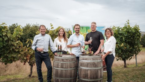 Der Welterbe-Wein 2025 kommt vom Weingut Albert Lambrich. Das Etikett gestaltete der Graffiti-Künstler Daniel Schmitz. | © Felix Vollmer