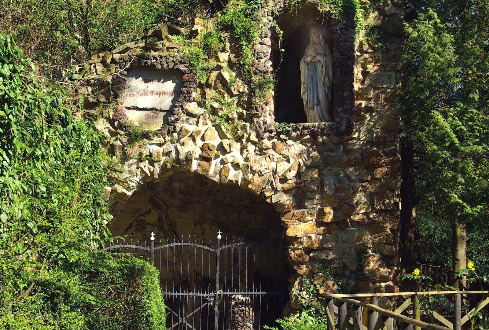 Lourdesgrotte | &copy; F&ouml;rderkreis Pfarrer Kraus-Anlagen