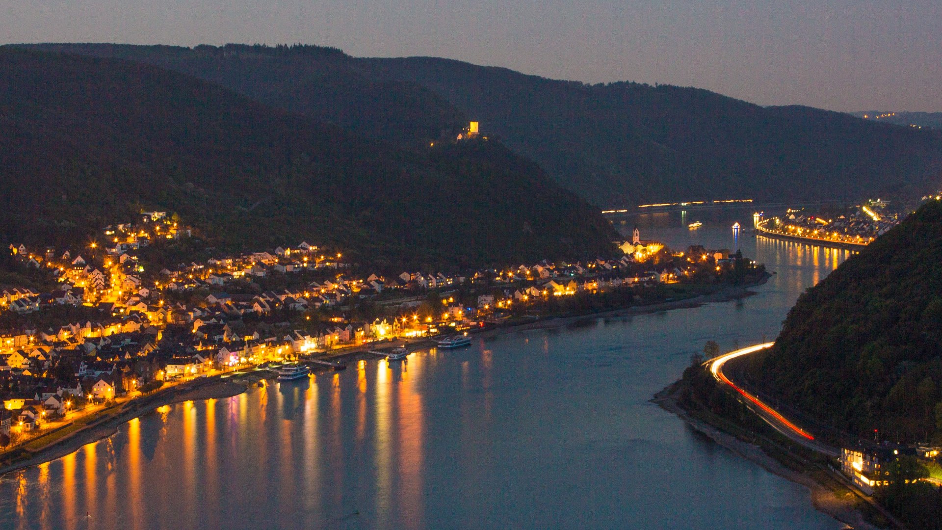 Kamp-Bornhofen bei Nacht | &copy; Henry Tornow