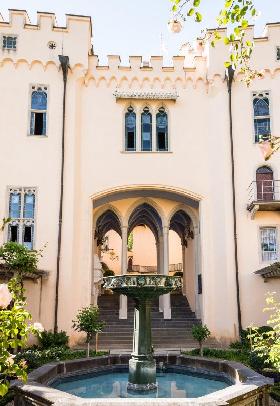 Stolzenfels Pergolagarten Brunnen | © Rheinland-Pfalz Tourismus GmbH / Dominik Ketz Stolzenfels Pergolagarten Brunnen | © Rheinland-Pfalz Tourismus GmbH / Dominik Ketz