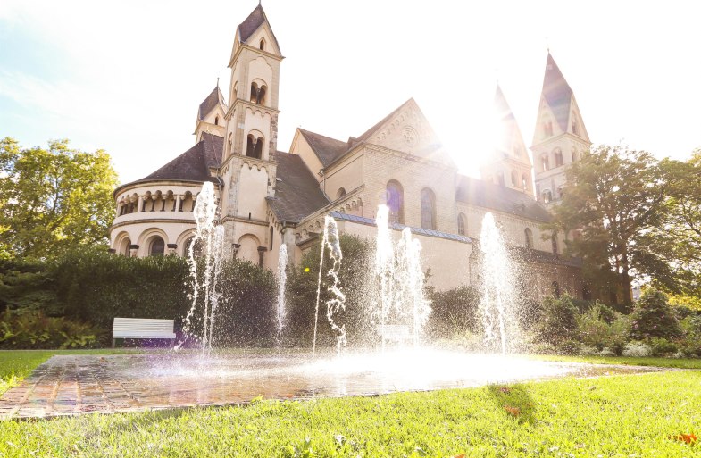 Blumenhof mit Basilika | © Koblenz-Touristik Gmbh / Johannes Bruchhof Blumenhof mit Basilika | © Koblenz-Touristik Gmbh / Johannes Bruchhof