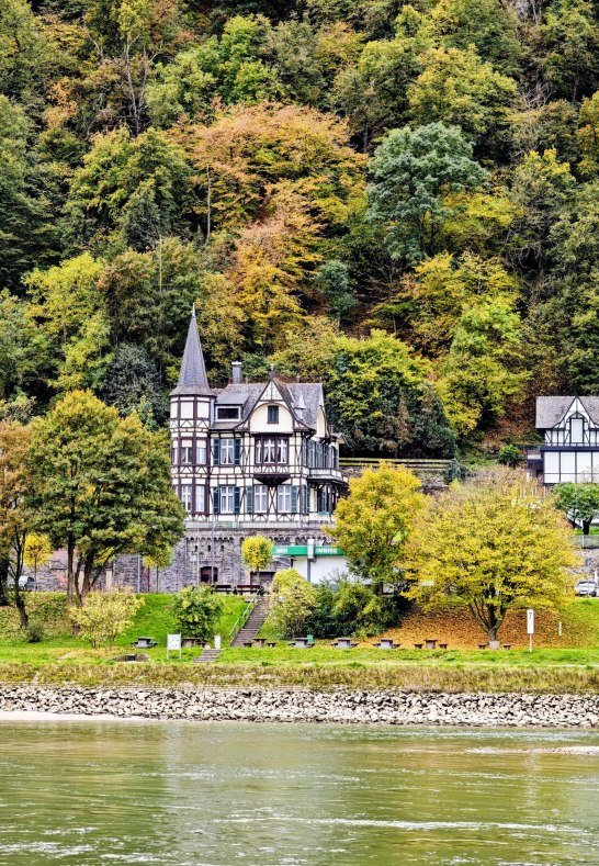 Timber-frame villa on the Rhine &ndash; Middle Rhine Valley | &copy; Moock