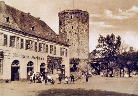 Salhoplatz mit Hexenturm 1920er Jahre | © Stadt Lahnstein Salhoplatz mit Hexenturm 1920er Jahre | © Stadt Lahnstein