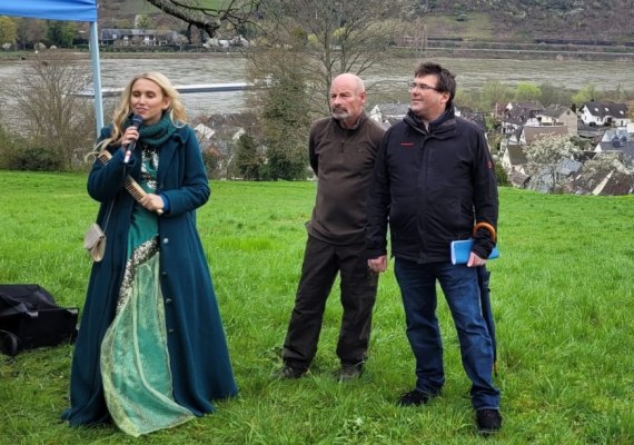 v.l.n.r.: Loreley &bdquo;Katharina&ldquo;, Dietmar Runkel (OG Filsen), Welterbe-Vorstand J&ouml;rg Denninghoff (Landrat Rhein-Lahn) | &copy; ZV Welterbe 