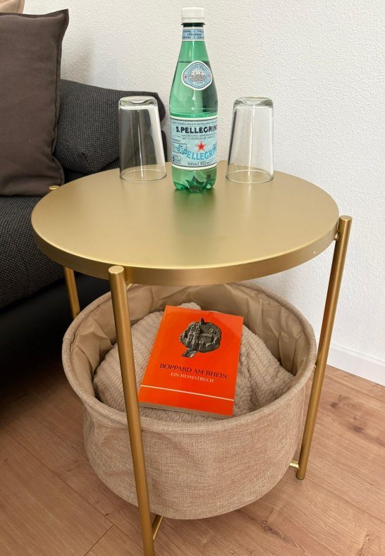 Beistelltisch | &copy; C.Bach