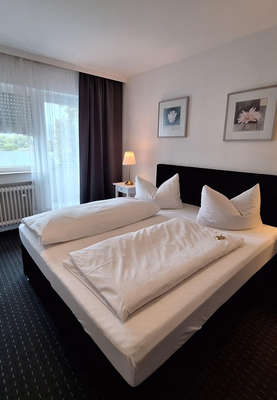 Doppelzimmer Rheinblick mit Balkon | &copy; Koblenz-Touristik GmbH, J. Assenmacher