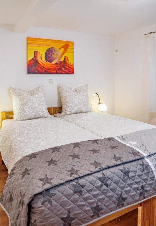 3. Doppelbett Schlafzimmer im Erdgeschoss © SD | © Familie Decker, Oberwesel