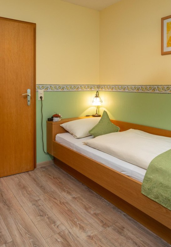 Weingut W Persch - Sennerhof - Oberwesel, Mittel12 | &copy; Weingut W. Persch