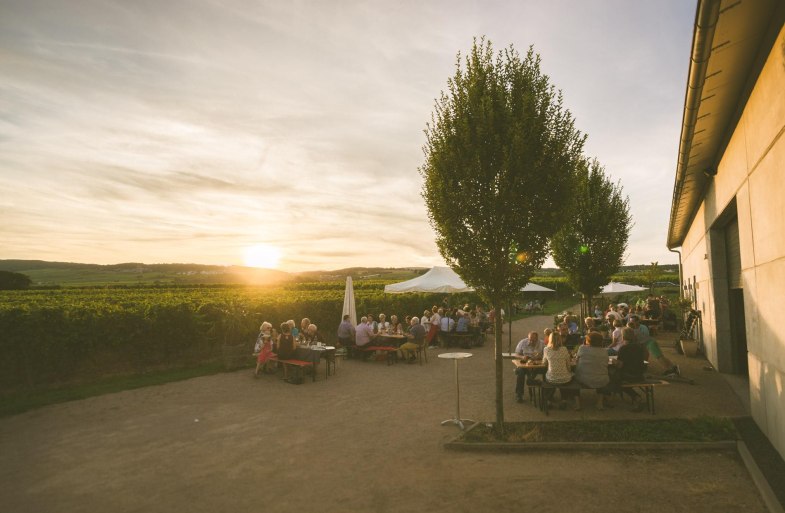 Au&szlig;enansicht Strau&szlig;wirtschaft | &copy; Weingut Dillmann