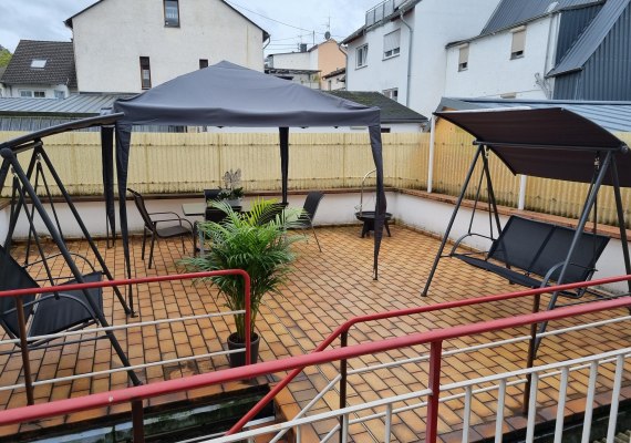 Terassenansicht | &copy; Familie Cornea