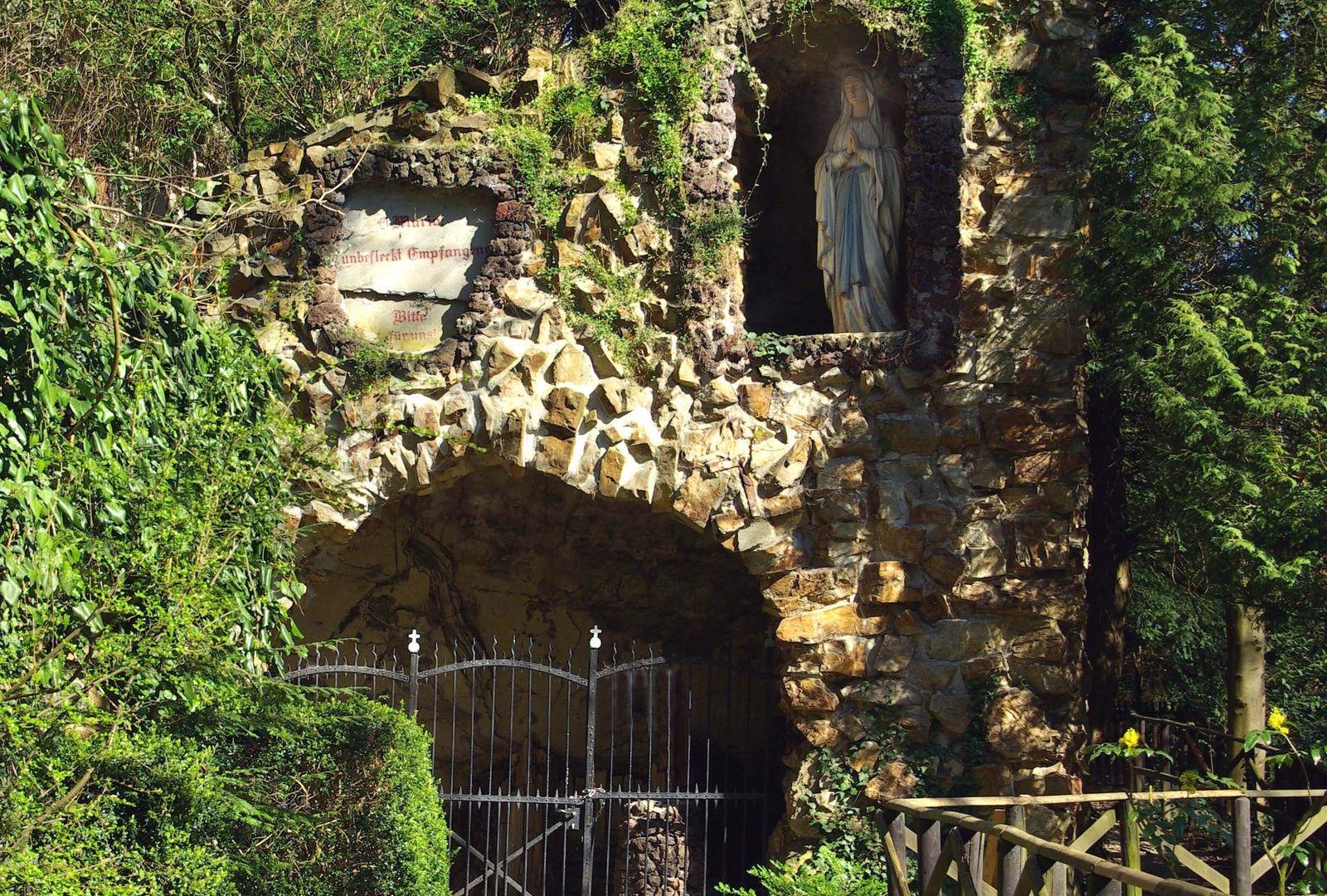 Lourdesgrotte | &copy; F&ouml;rderkreis Pfarrer Kraus-Anlagen