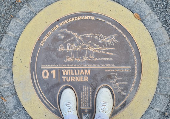 Turner Platte #1 mit F&uuml;&szlig;en | &copy; ZV Welterbe Oberes Mittelrheintal