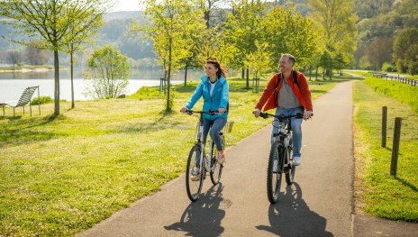 Radweg im Welterbe Oberes Mittelrheintal | © Dominik Ketz/Romantischer Rhein Tourimus GmbH (CC BY SA 4.0, https://creativecommons.org/licenses/by-sa/4.0) Radweg im Welterbe Oberes Mittelrheintal | © Dominik Ketz/Romantischer Rhein Tourimus GmbH (CC BY SA 4.0, https://creativecommons.org/licenses/by-sa/4.0)