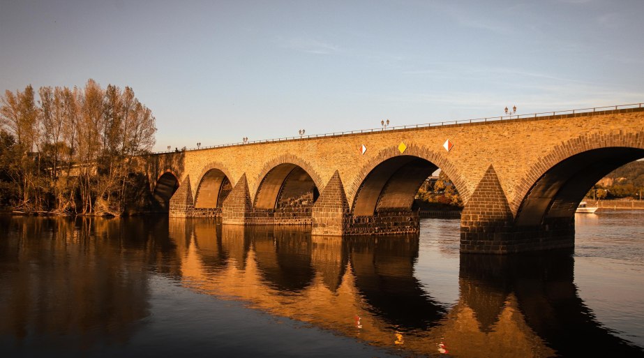 Balduinbr&uuml;cke am Abend | &copy; Koblenz-Touristik GmbH / Johannes Bruchhof