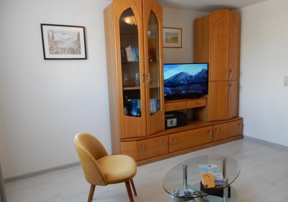 Wohnzimmerschr. 2025 | © Ulrike Rieden, Fewo Koblenz Rhein