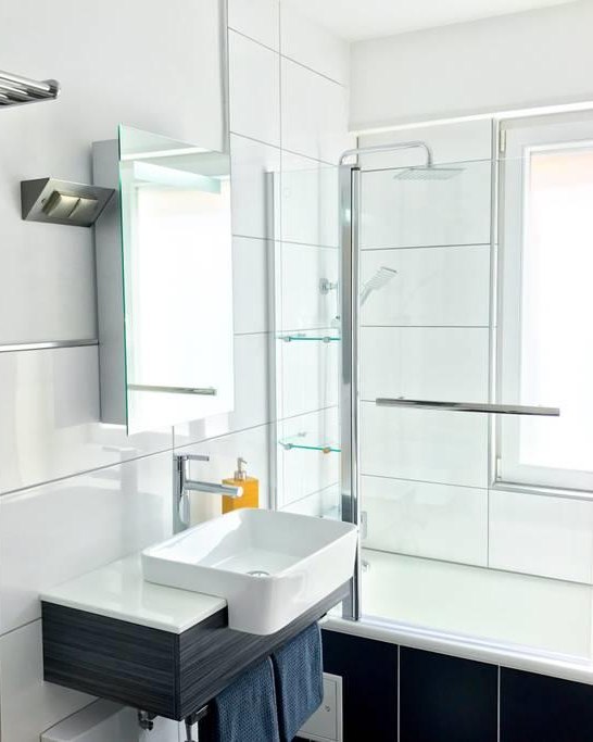Badewanne mit Regendusche | &copy; Kisch