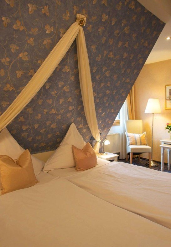 Comfort Room Rheinschiefer | &copy; Weinhaus Weiler