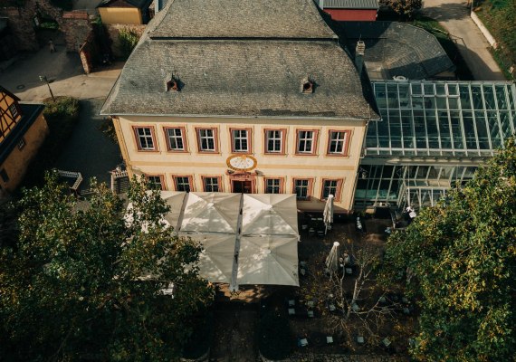 Schloss Vollrads Gutsrestaurant Drohnenansicht | © Schloss Vollrads Schloss Vollrads Gutsrestaurant Drohnenansicht | © Schloss Vollrads