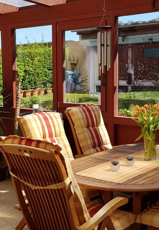 Relaxen im Wintergarten | &copy; Margit Gronen