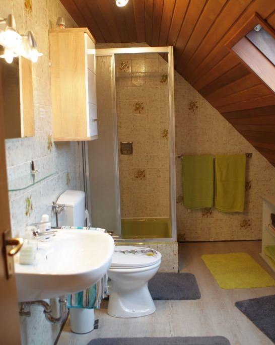Badezimmer mit Dusche - 2. Stock