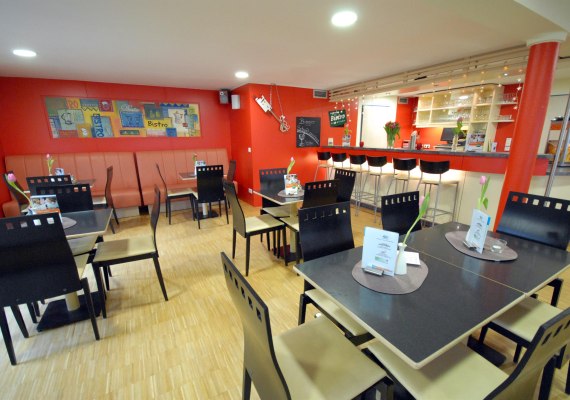 Rhein- Nahe- Jugendherberge Speiseraum | © Die Jugendherbergen in Rhld.-Pfalz u. dem Saarland Rhein- Nahe- Jugendherberge Speiseraum | © Die Jugendherbergen in Rhld.-Pfalz u. dem Saarland