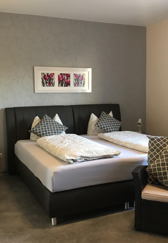 Doppelzimmer 2 | &copy; Zurstra&szlig;en