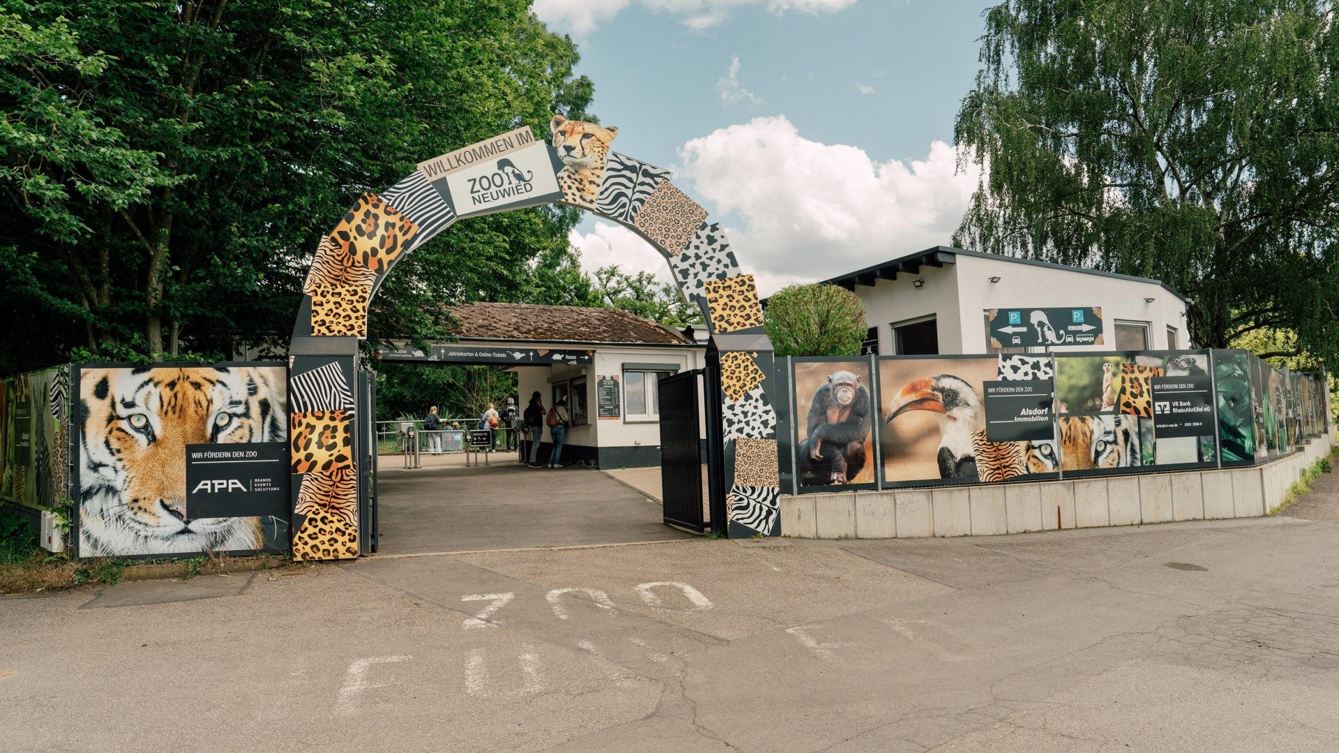 Eingang zum Zoo | &copy; Zimpfer_Photography