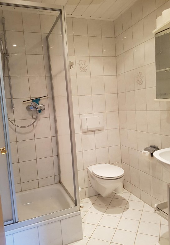 Bad 1 zum Schlafzimmer 1 | &copy; Karbach