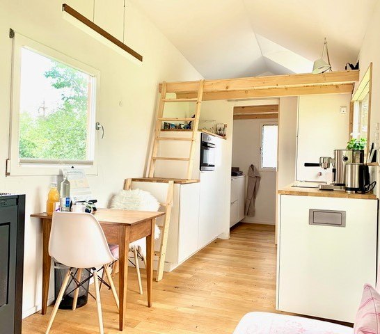 Blick Küche und Schlafbereich Blick Küche und Schlafbereich