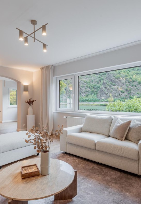 Wohnzimmer mit Panoramafenster | &copy; P.Fiedler