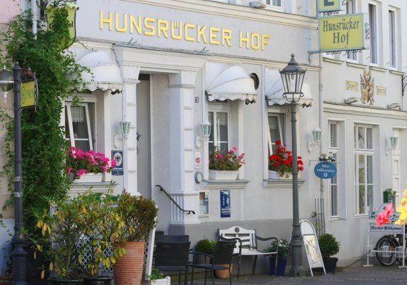 Hausansicht2 | &copy; Kateryna Troyanovska