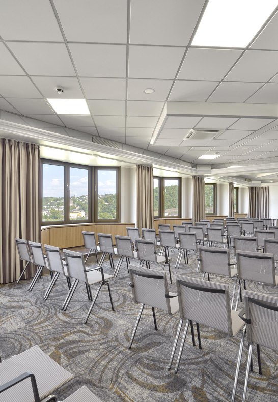 Tagungsraum Ehrenbreitstein, Kinobestuhlung | &copy; Rhine Koblenz Opco GmbH